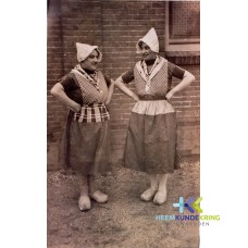 Tolkamer links Annemarie Joras rechts Jo van de Dungen